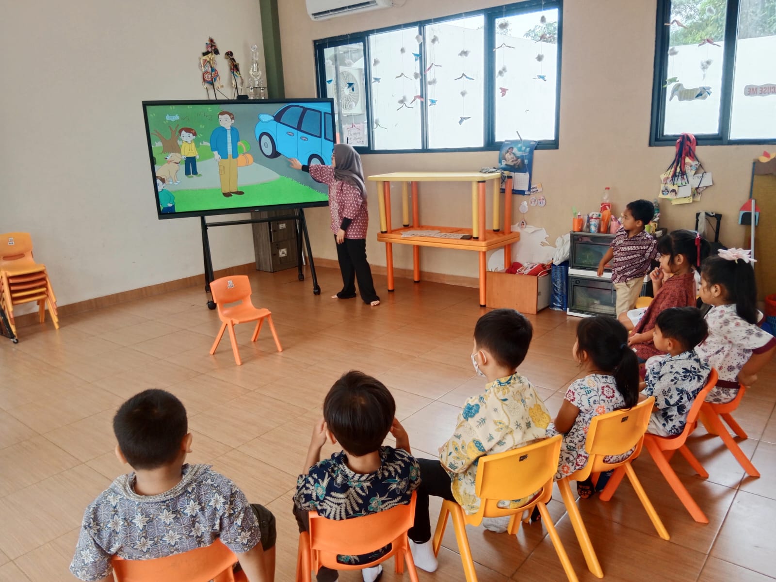 Pembelajaran Interaktif - English Club