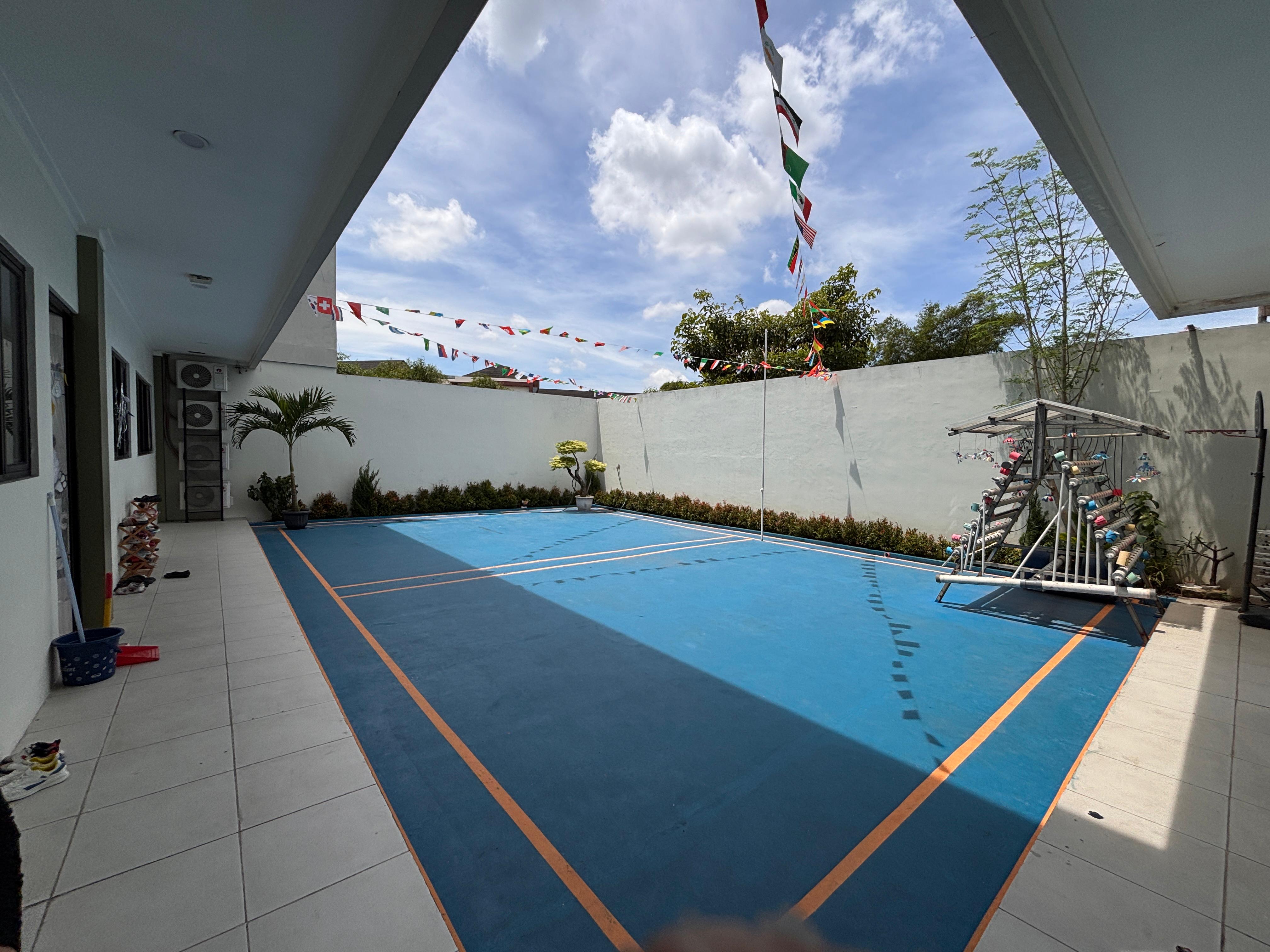 Taman Bermain Outdoor - Fasilitas LH Education