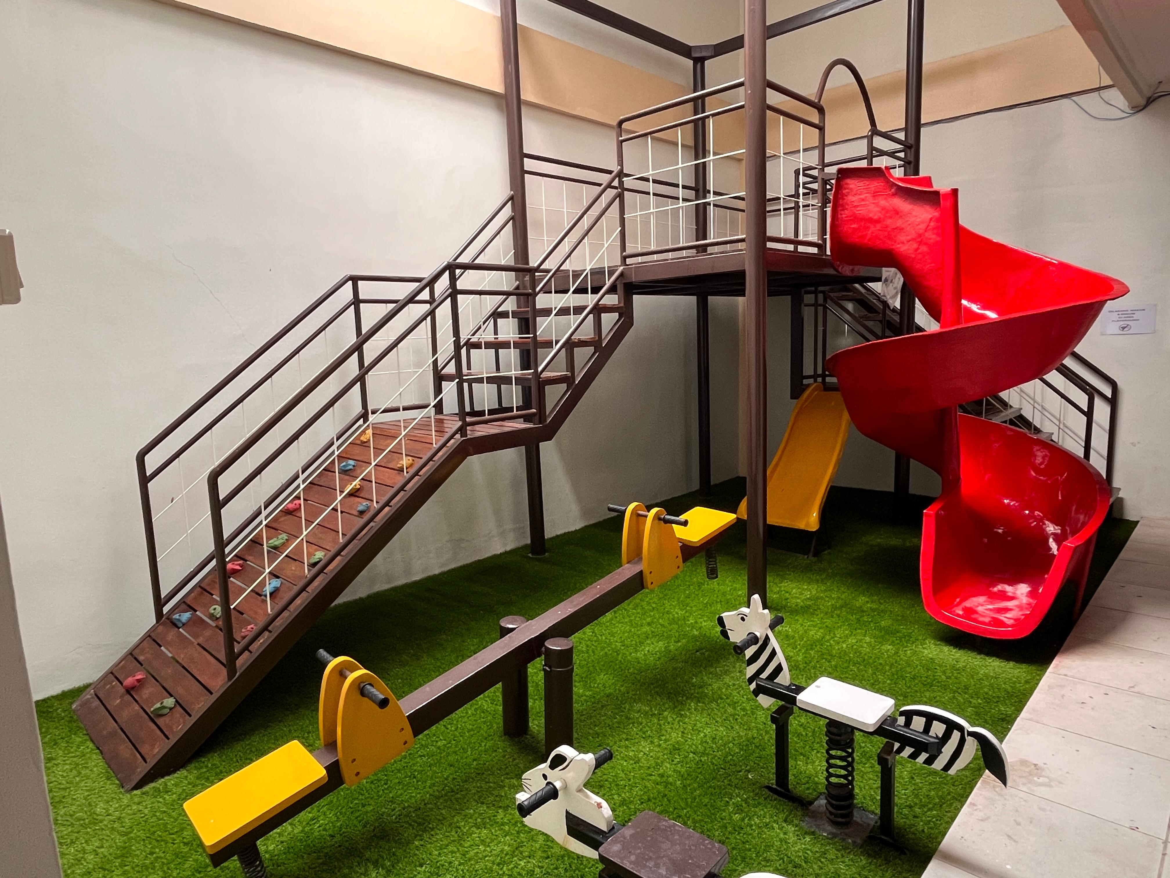 Area Mading dan Pameran - Fasilitas LH Education